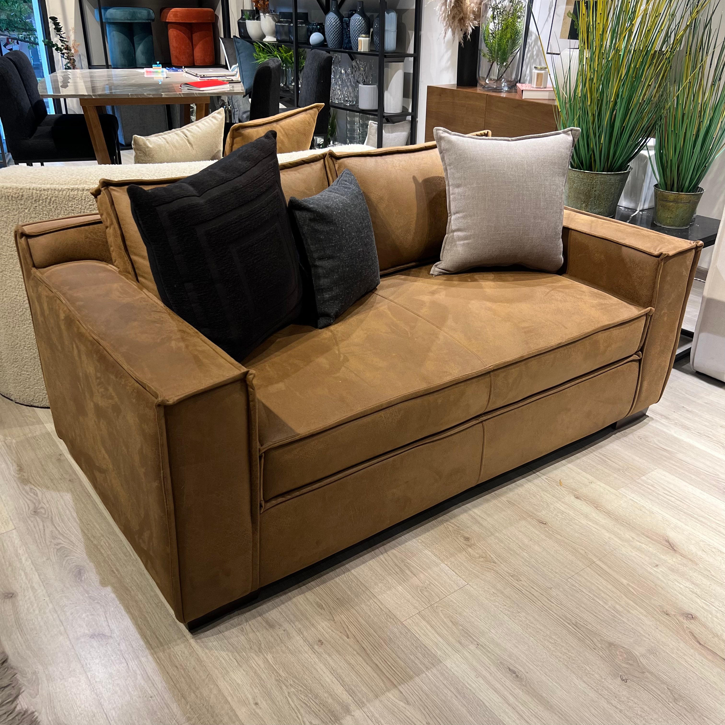 Love Seat Greta