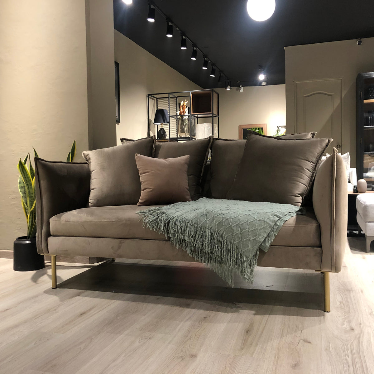 Love Seat Cleo