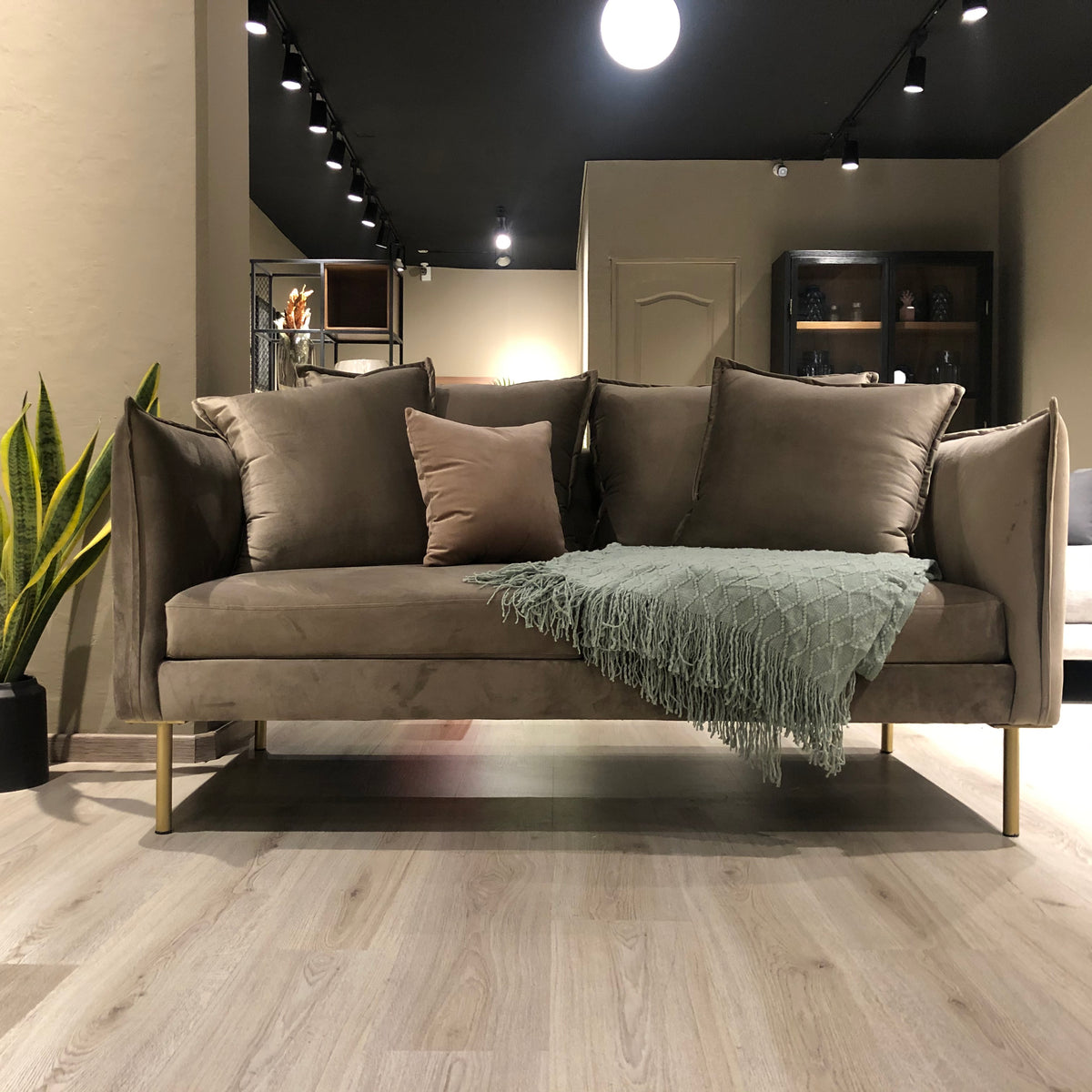Love Seat Cleo